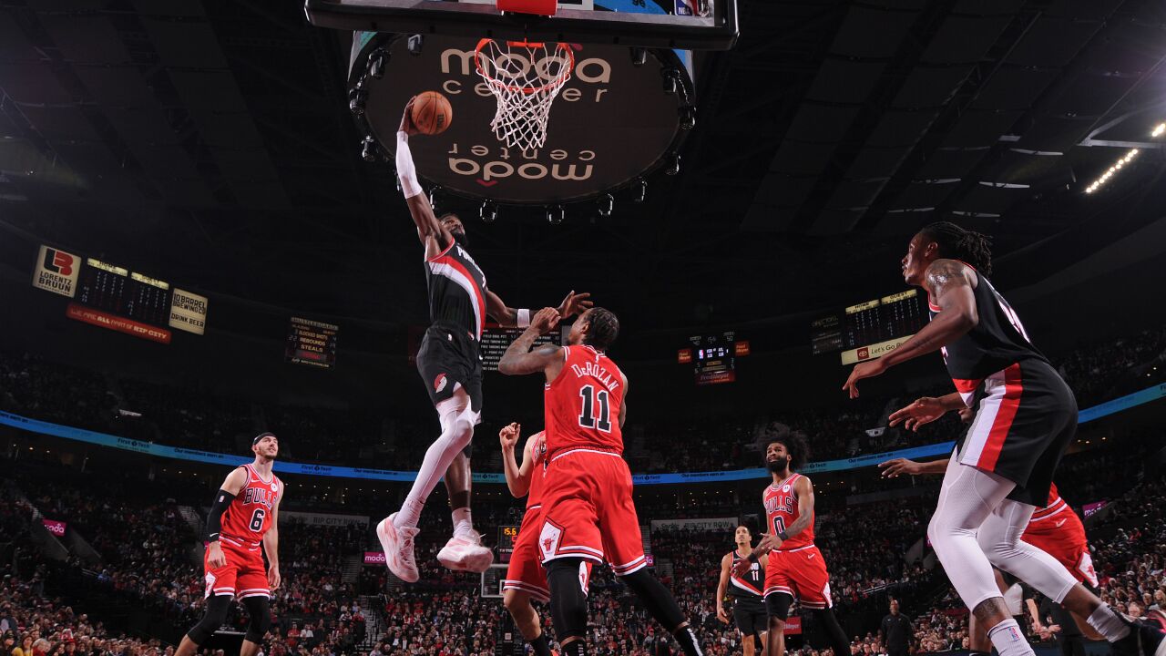 关于猛龙击败公牛，西蒙斯大号三双的信息