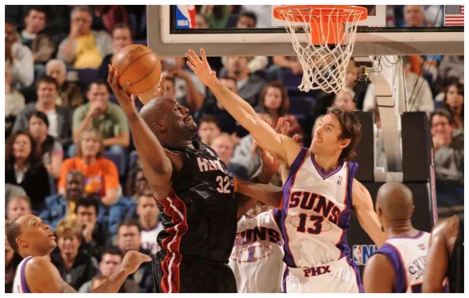 湖人鏖战江苏队,字母哥带队取胜 湖人鏖战江苏队,字母哥带队取胜