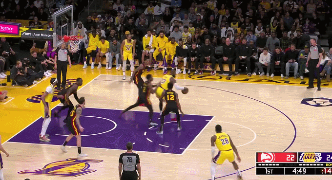 梅赛德斯碾压威廉姆斯,拉塞尔高光表现 梅赛德斯碾压威廉姆斯,拉塞尔高光表现