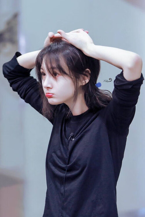 开云体育官方网站-凯塞多筑起中场长城，雷恩爆冷斩落莱比锡彰显团队足球伟力