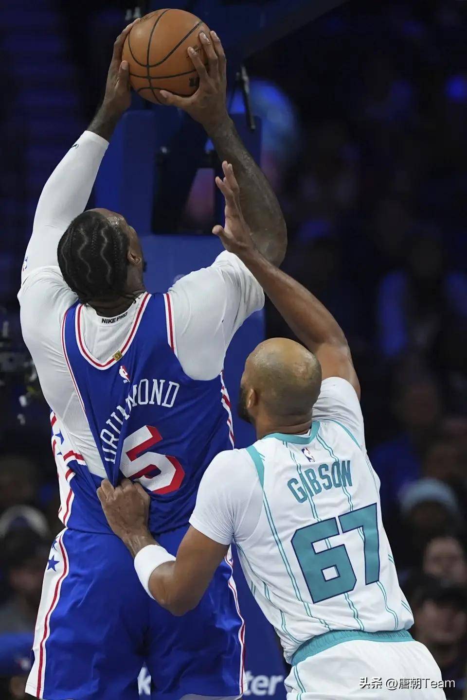 开云下载-76人掀翻黄蜂，文班亚马成为关键先生