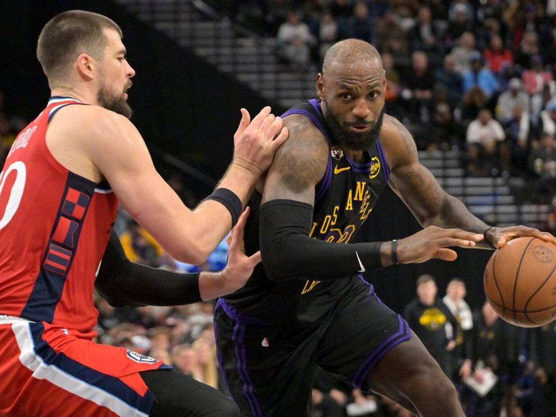 开云体育平台APP-76人对阵湖人，詹姆斯舞台越大越强