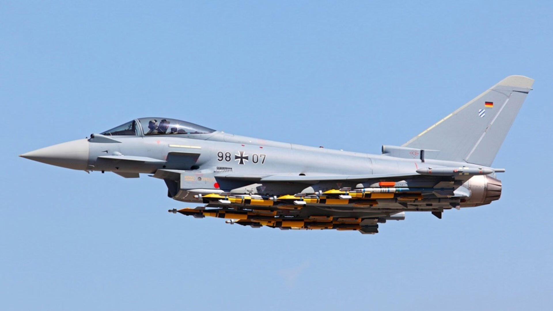 巨人黄昏与隐形引擎，当传控足球的终结者遇见世界杯的终极接管者